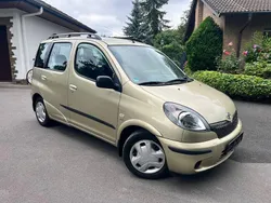Gold Gebraucht 2002 Toyota Yaris Verso Sol Van / Kleinbus | 2.790 € (Fairer Preis)