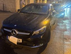Schwarz Gebraucht 2016 Mercedes CLA200 Urban Coupé | 16.100 €