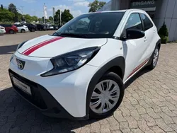Weiß Gebraucht 2022 Toyota Aygo X-play Kleinwagen | 14.440 € (Guter Preis)