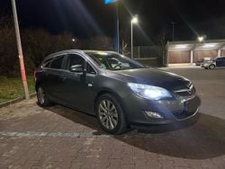 Grau Gebraucht 2011 Opel Astra Kombi | 3.100 € (Superpreis)