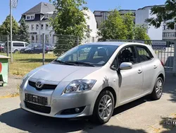Silber Gebraucht 2009 Toyota Auris Limousine | 5.999 € (Fairer Preis)