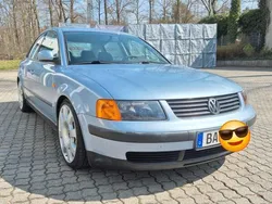 Blau Gebraucht 1997 VW Passat Limousine | 1.950 € (Teuer)