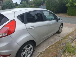 Silber Gebraucht 2014 Ford Fiesta SYNC Edition Kleinwagen | 3.990 € (Fairer Preis)