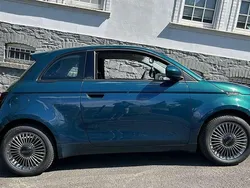 Grün Gebraucht 2022 Fiat 500e Icon Limousine | 11.999 € (Guter Preis)