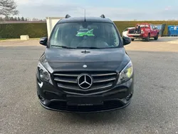 Schwarz Gebraucht 2018 Mercedes Citan 111 Kombi | 8.490 € (Fairer Preis)