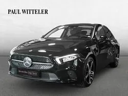 Lack kosmosschwarz Gebraucht 2019 Mercedes A200 Progressive Limousine | 22.480 € (Teuer)