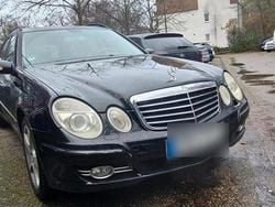 Schwarz Gebraucht 2005 Mercedes E320 Avantgarde Kombi | 2.500 € (Superpreis)
