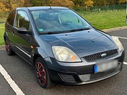 Grau Gebraucht 2007 Ford Fiesta Kleinwagen | 2.600 € (Fairer Preis)