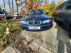 Blau Gebraucht 2003 BMW 316 Kombi | 2.000 €