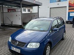 Blau Gebraucht 2005 VW Touran Conceptline Van / Kleinbus | 2.300 € (Fairer Preis)