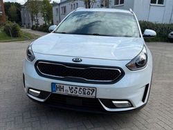 Weiß Gebraucht 2017 Kia Niro Vision SUV | 13.499 € (Fairer Preis)