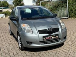 Silber Gebraucht 2007 Toyota Yaris Cool Limousine | 3.599 € (Fairer Preis)