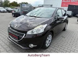 Schwarz Gebraucht 2013 Peugeot 208 Active Kleinwagen | 4.499 € (Etwas zu teuer)