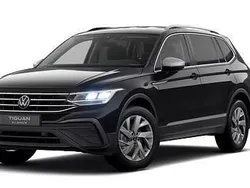 Deep black perleffekt (metallic) Gebraucht 2024 VW Tiguan Allspace Life SUV | 35.930 € (Guter Preis)