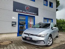 Silber Gebraucht 2021 VW Golf VIII Life Kombi | 16.450 € (Fairer Preis)