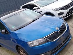 Blau Gebraucht 2015 Skoda Rapid Kombi | 5.500 €