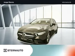 Unilack nachtschwarz Gebraucht 2022 Mercedes A200 AMG Limousine | 29.393 € (Guter Preis)