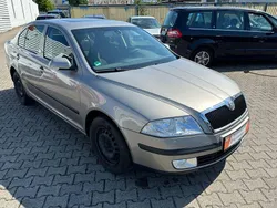 Grün Gebraucht 2008 Skoda Octavia Elegance Limousine | 3.295 € (Guter Preis)