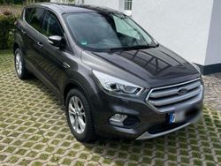 Grau Gebraucht 2017 Ford Kuga Titanium SUV | 16.999 € (Etwas zu teuer)