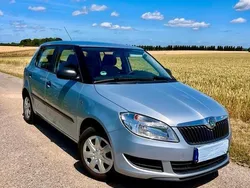Blau Gebraucht 2010 Skoda Fabia Kleinwagen | 5.600 € (Etwas zu teuer)