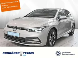 Ivory silver metallic Gebraucht 2024 VW Golf VIII Move Limousine | 29.780 € (Fairer Preis)