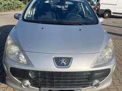 Gebraucht 2006 Peugeot 307 Premium Limousine | 2.400 € (Etwas zu teuer)