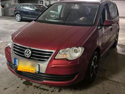 Rot Gebraucht 2006 VW Touran Van / Kleinbus | 2.900 € (Etwas zu teuer)