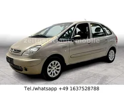 Beige Gebraucht 2004 Citroën Xsara Picasso Exclusive Van / Kleinbus | 4.985 €