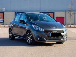 Grau Gebraucht 2017 Peugeot 208 Active Kleinwagen | 8.099 € (Etwas zu teuer)