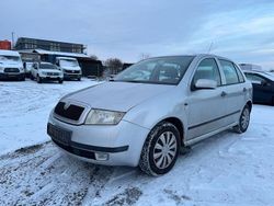 Silber Gebraucht 2001 Skoda Fabia Comfort Kleinwagen | 1.090 € (Guter Preis)