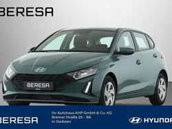 Mangrove green / mic Neu 2025 Hyundai i20 Select Limousine | 17.940 € (Guter Preis)