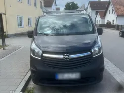 Schwarz Gebraucht 2015 Opel Vivaro Van | 12.000 €