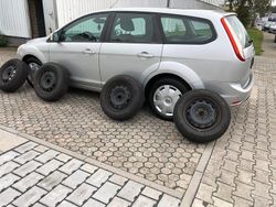 Silber Gebraucht 2010 Ford Focus Kombi | 2.699 € (Guter Preis)