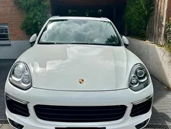 Weiß Gebraucht 2015 Porsche Cayenne S SUV | 37.000 €