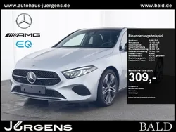 Hightech silver metallic Gebraucht 2024 Mercedes A200 Progressive Limousine | 32.820 € (Etwas zu teuer)