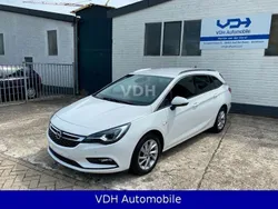Weiß Gebraucht 2018 Opel Astra Innovation Limousine | 9.500 € (Fairer Preis)