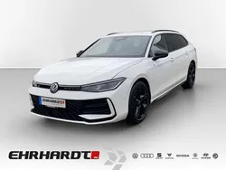 Weiß Gebraucht 2024 VW Passat R-line Limousine | 42.990 € (Guter Preis)