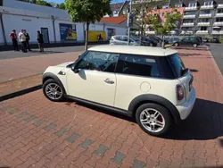 Weiß Gebraucht 2009 Mini ONE Kleinwagen | 4.000 €