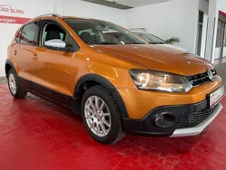 Orange Gebraucht 2015 VW Polo Cross Kleinwagen | 10.900 € (Etwas zu teuer)