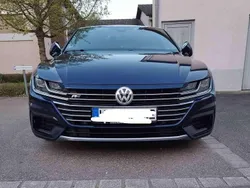 Blau Gebraucht 2018 VW Arteon R-line Coupé | 18.200 € (Superpreis)
