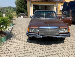 Braun Gebraucht 1977 Mercedes 450 Limousine | 25.900 €