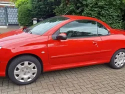 Rot Gebraucht 2005 Peugeot 206 CC Filou Cabrio | 2.990 € (Etwas zu teuer)