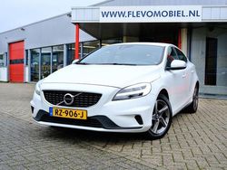 Weiß Gebraucht 2018 Volvo V40 Business Edition Limousine | 11.850 € (Fairer Preis)