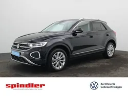Deep black perleffekt Gebraucht 2024 VW T-Roc Style SUV | 30.280 € (Fairer Preis)