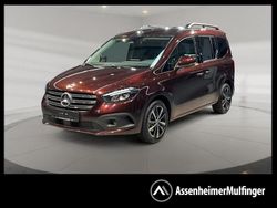 Sandgelb Gebraucht 2023 Mercedes T180 Progressive Van / Kleinbus | 24.770 € (Fairer Preis)