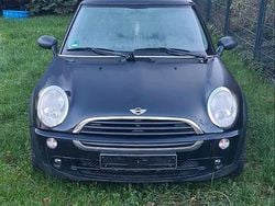 Schwarz Gebraucht 2006 Mini Cooper S Seven Kleinwagen | 1.999 €