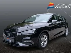 Midnight schwarz metallic Neu 2024 Seat Leon FR Limousine | 33.900 € (Teuer)