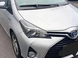 Silber Gebraucht 2017 Toyota Yaris Hybrid Edition-S Limousine | 13.000 € (Superpreis)