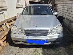 Silber Gebraucht 2000 Mercedes 180 Limousine | 1.000 €