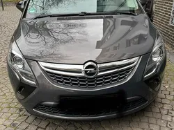 Grau Gebraucht 2016 Opel Zafira Tourer Van / Kleinbus | 9.300 € (Fairer Preis)